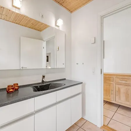 Lovely With Fantastic Views, Fenced Grounds, And A Wilderness Bath Skjern