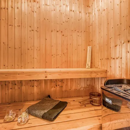 Dom wakacyjny Lovely With Fantastic Views, Fenced Grounds, And A Wilderness Bath, Skjern