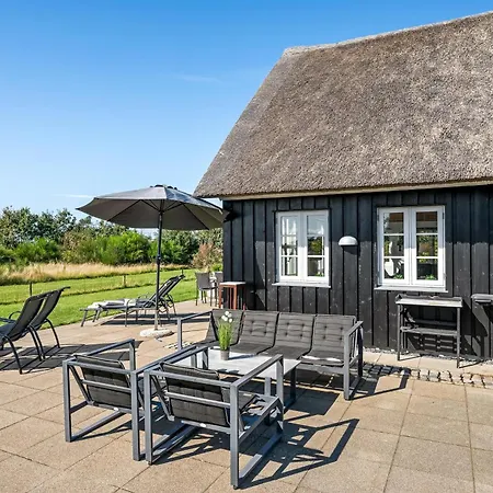 Lovely With Fantastic Views, Fenced Grounds, And A Wilderness Bath Semesterbostad *