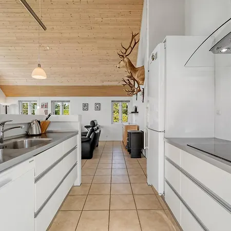 Semesterbostad Lovely With Fantastic Views, Fenced Grounds, And A Wilderness Bath Skjern
